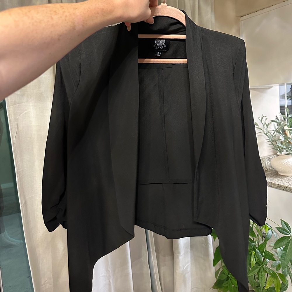 Women’s flowy blazer